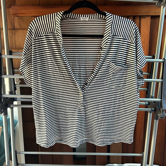 Women’s SPLENDID rare sample striped light semi sheer cropped pocket tee size S - Picture 2 of 8